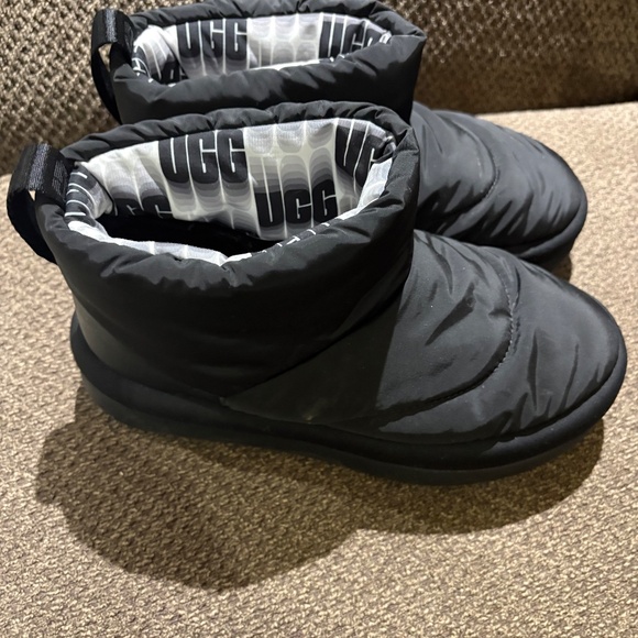 Ugg puffer boots - Picture 2 of 3
